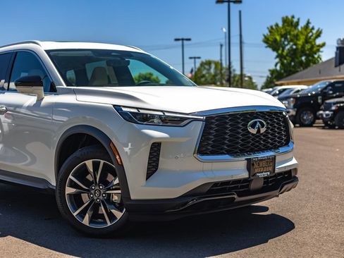 Used 2024 INFINITI QX60 Luxe AWD/4WD image 3