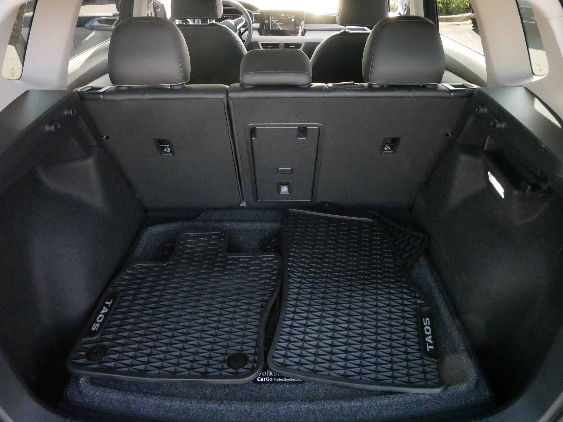 Certified 2025 Volkswagen Taos SEL AWD/4WD image 19