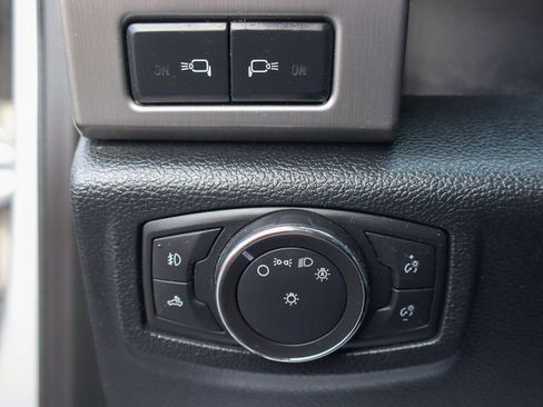 Used 2016 Ford F150 Platinum w/ Equipment Group 701A Luxury image 21