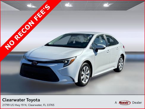Used 2024 Toyota Corolla LE image 1
