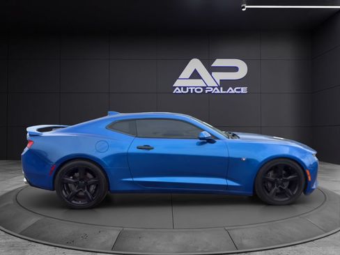 Used 2017 Chevrolet Camaro SS RWD image 8