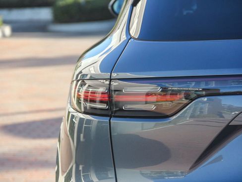 Used 2019 Porsche Cayenne image 8