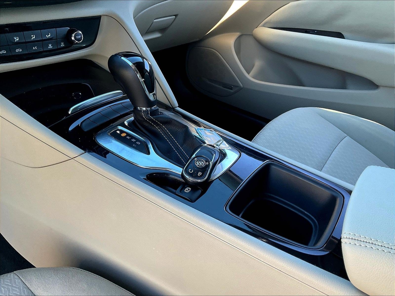 Used 2018 Buick Regal Preferred w/ Sights and Sounds Package AWD/4WD image 18