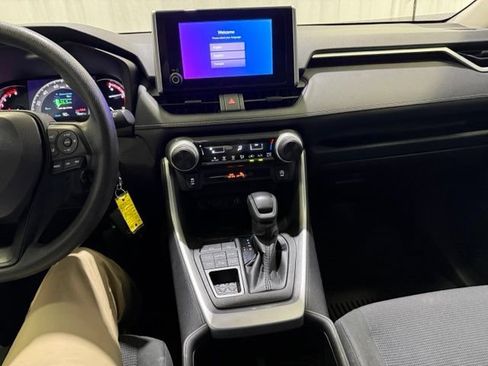 Certified 2024 Toyota RAV4 LE AWD/4WD image 19