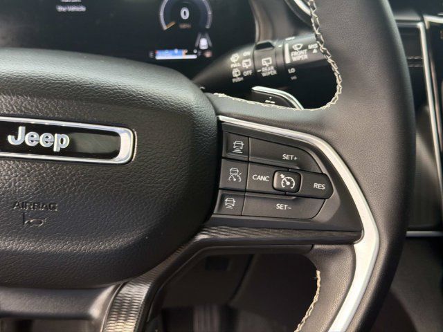 Used 2025 Jeep Grand Cherokee L Altitude RWD image 31