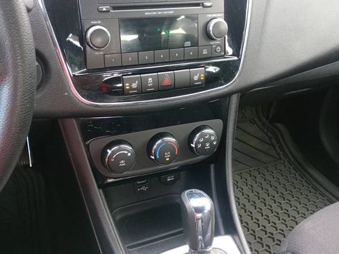 Used 2013 Chrysler 200 LX FWD image 14