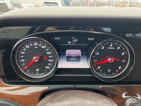 Used 2017 Mercedes-Benz E 300 4MATIC image 9