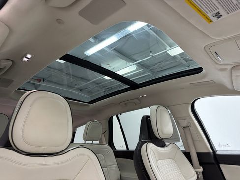 Used 2023 Lincoln Aviator Black Label image 11