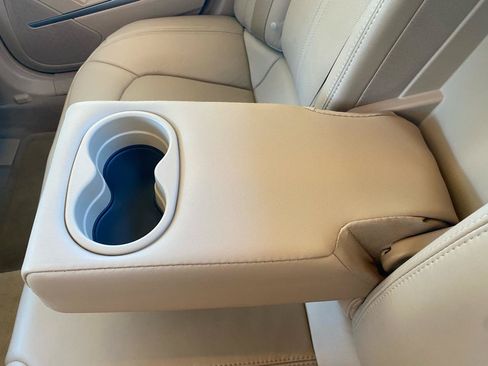 Used 2011 Cadillac CTS Premium RWD image 24