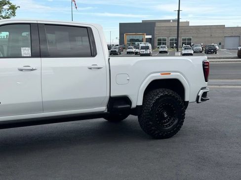 Used 2024 GMC Sierra 3500 AT4 w/ AT4 Premium Plus Package AWD/4WD image 10