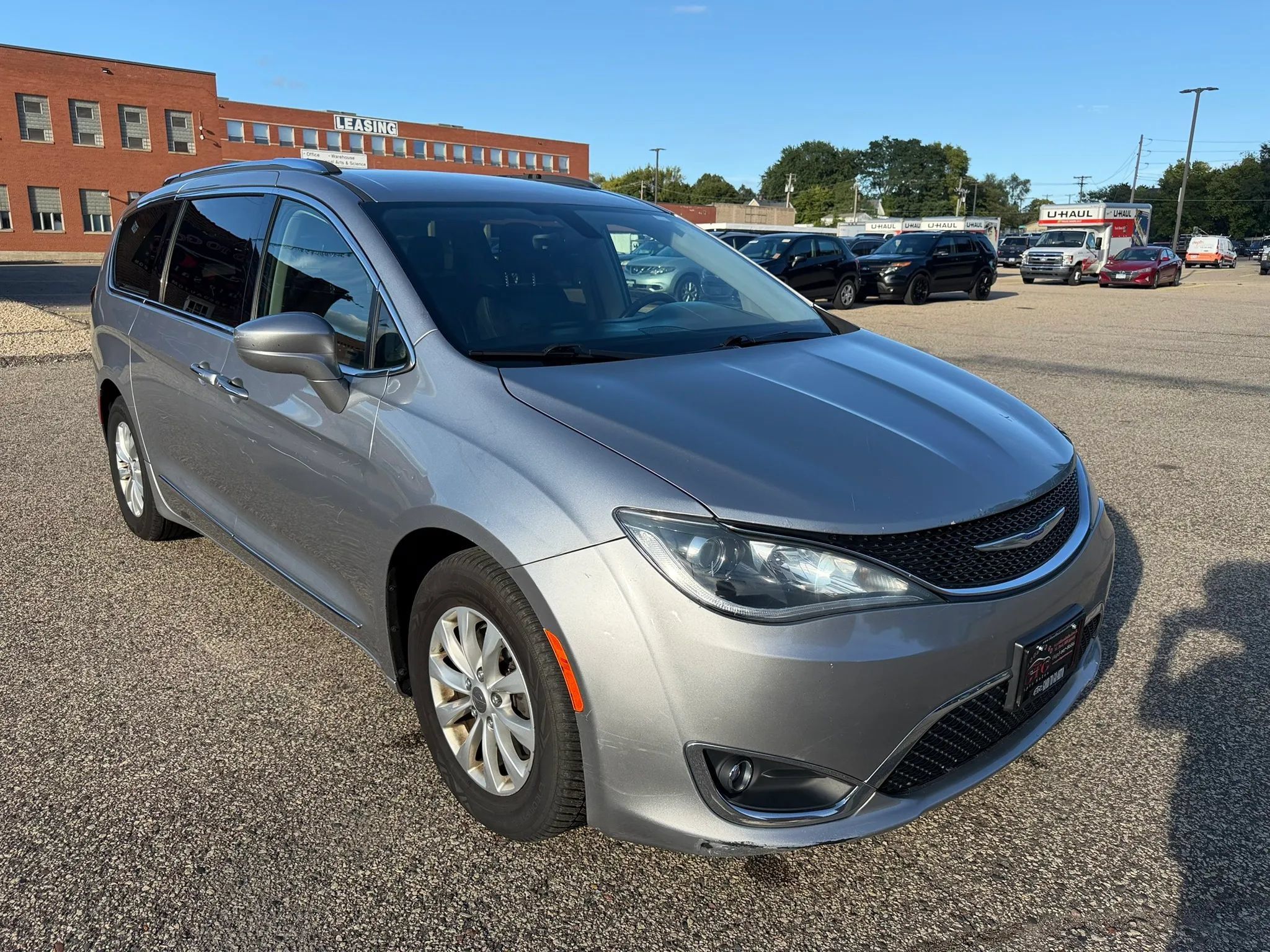 Used 2019 Chrysler Pacifica Touring-L FWD image 8