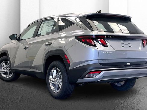 Certified 2026 Hyundai Tucson SE image 3