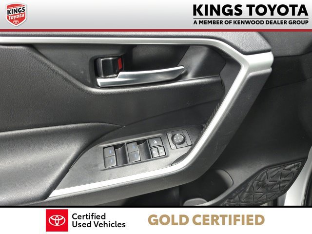 Used 2022 Toyota RAV4 XLE w/ Convenience Package FWD image 17