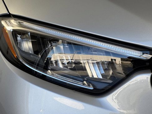 Used 2026 Mercedes-Benz GLC 300 image 11