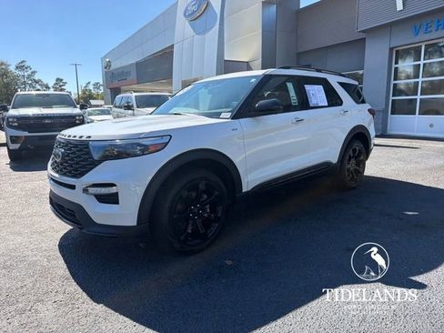 Certified 2023 Ford Explorer ST-Line AWD/4WD image 4