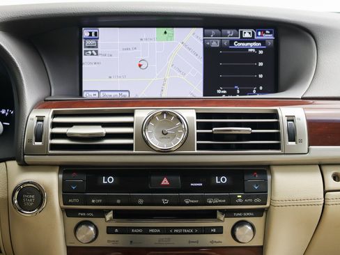 Used 2014 Lexus LS 460 L RWD image 17