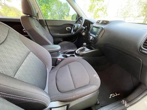 Used 2018 Kia Soul w/ Convenience Package FWD image 15