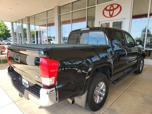 Certified 2017 Toyota Tacoma SR5 w/ Tow Package AWD/4WD image 11