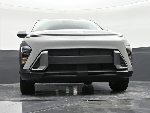 Used 2026 Hyundai Kona SE image 27