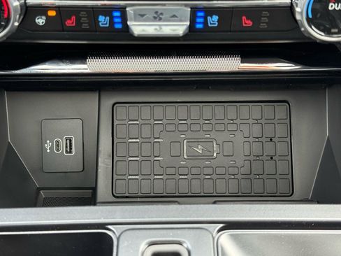 Used 2025 Ford F150 Raptor image 24