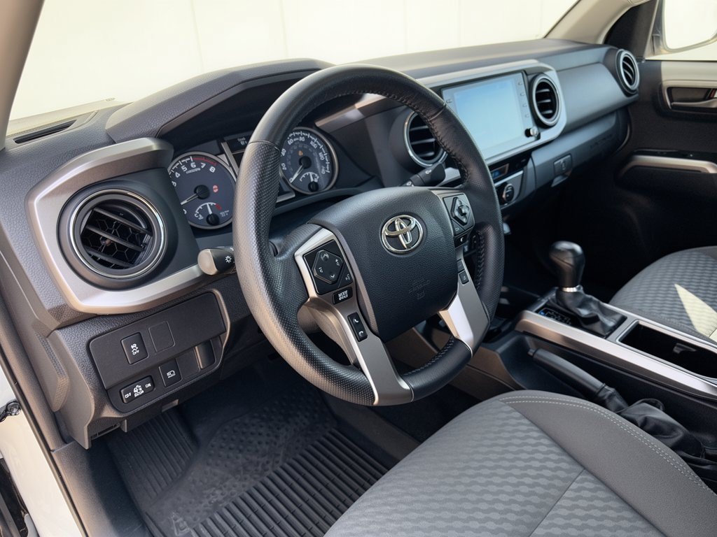 Used 2023 Toyota Tacoma SR5 RWD image 4