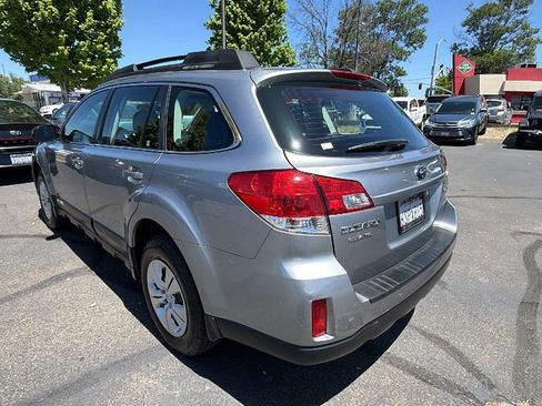 Used 2011 Subaru Outback 2.5i AWD/4WD image 6
