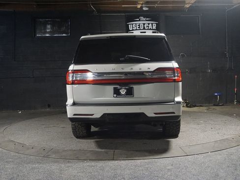 Used 2021 Lincoln Navigator Reserve image 4