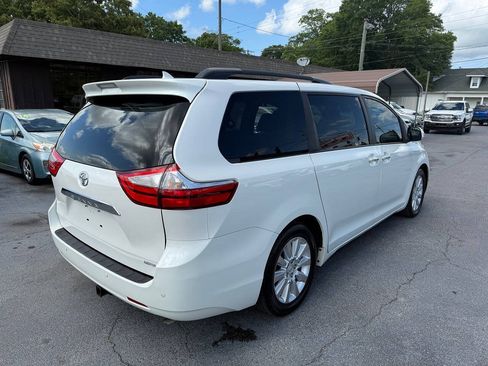 Used 2015 Toyota Sienna Limited FWD image 4