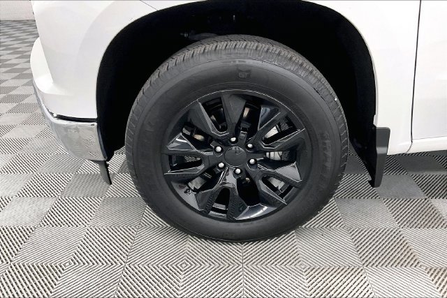 Used 2025 Chevrolet Silverado 1500 LT AWD/4WD image 10