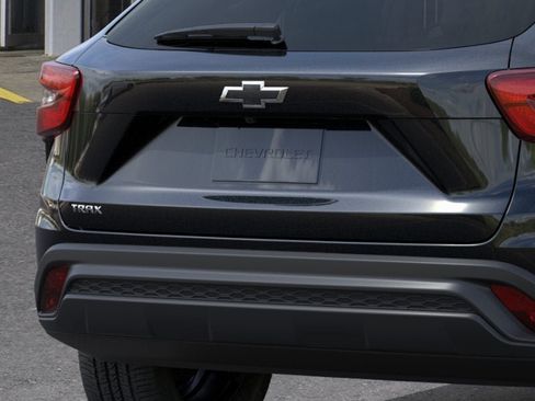 New 2026 Chevrolet Trax LS FWD image 14