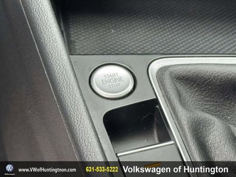 Certified 2023 Volkswagen Jetta SE w/ Panoramic Sunroof Package FWD image 29