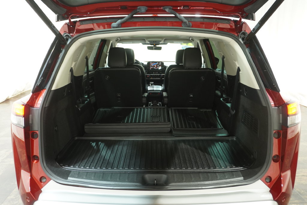 Used 2023 Nissan Pathfinder SL w/ SL Premium Package AWD/4WD image 6