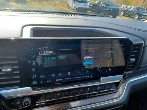 Used 2025 Chevrolet Silverado 1500 LT image 11