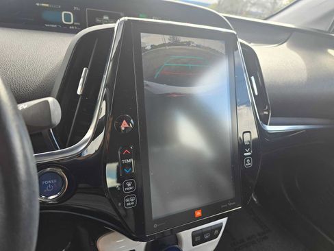 Used 2017 Toyota Prius Prime Advanced FWD image 27