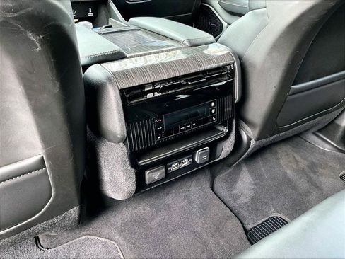 Used 2022 Jeep Wagoneer Series III AWD/4WD image 28