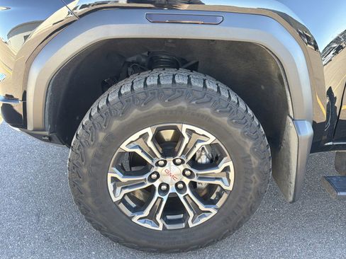 Used 2023 GMC Canyon AT4 w/ AT4 Premium Package image 10