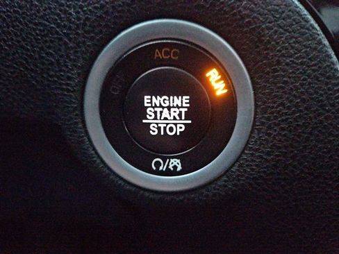 Used 2018 Chrysler 300 S image 34