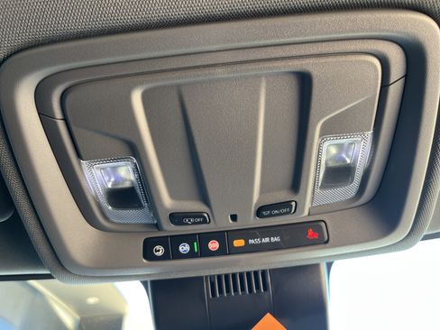 Used 2023 Chevrolet Silverado 1500 LT w/ Z71 Off-Road Package image 5