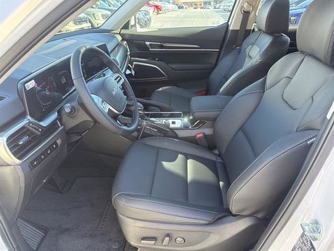 New 2025 Kia Telluride S image 9