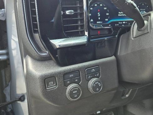 Used 2023 Chevrolet Silverado 1500 LT AWD/4WD image 15