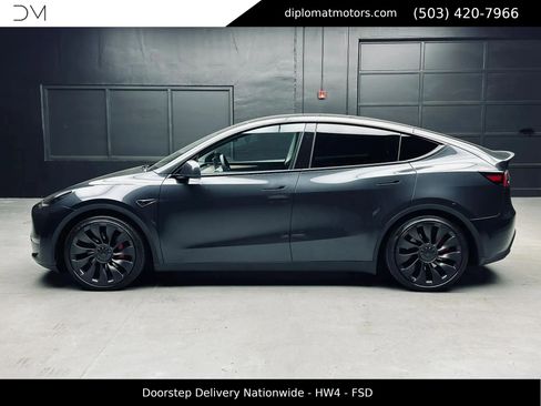 Used 2024 Tesla Model Y Performance AWD/4WD image 4