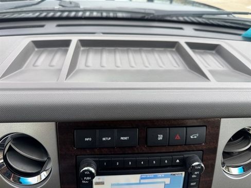 Used 2014 Ford Expedition EL XLT w/ Equipment Group 202A AWD/4WD image 31