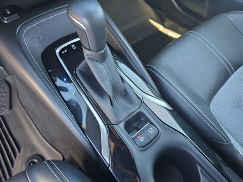 Used 2020 Toyota Corolla XSE image 19