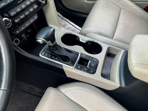 Used 2022 Kia Sportage EX w/ EX Technology Package image 13