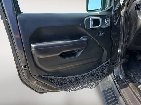 Used 2018 Jeep Wrangler Unlimited Sport S AWD/4WD image 16