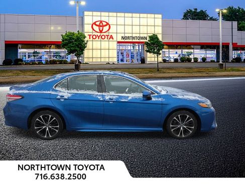 Used 2018 Toyota Camry SE image 5