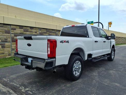 Used 2024 Ford F250 XLT AWD/4WD image 11