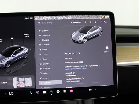 Used 2023 Tesla Model 3 Standard Range image 14