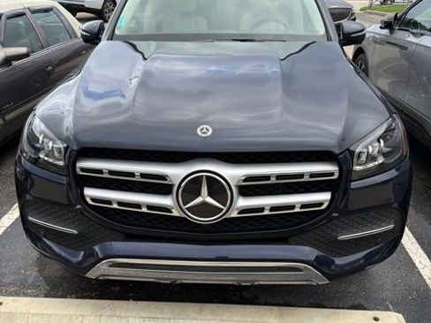 Used 2022 Mercedes-Benz GLS 450 4MATIC image 2
