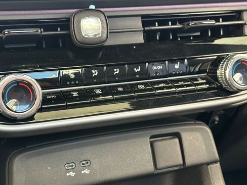 Used 2024 Honda Prologue Touring image 18